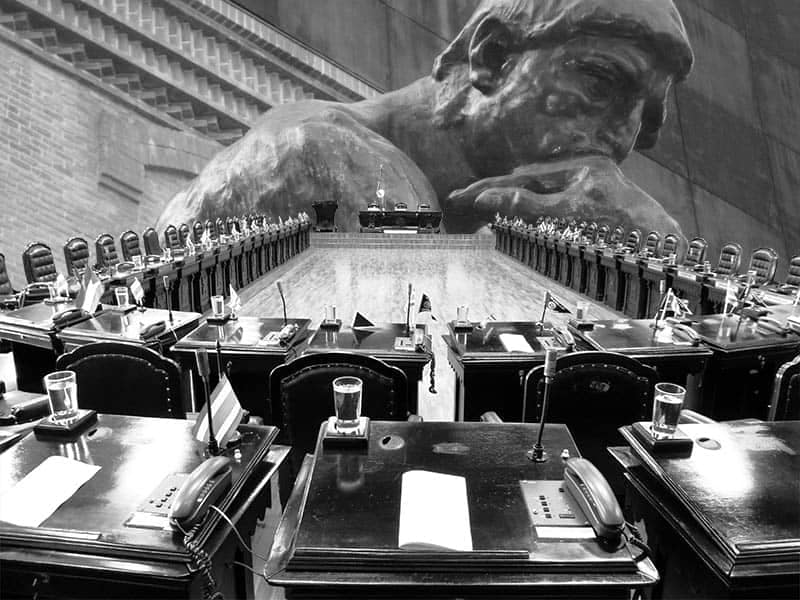 La Asamblea Legislativa tiene un nivel de debate político mediocre